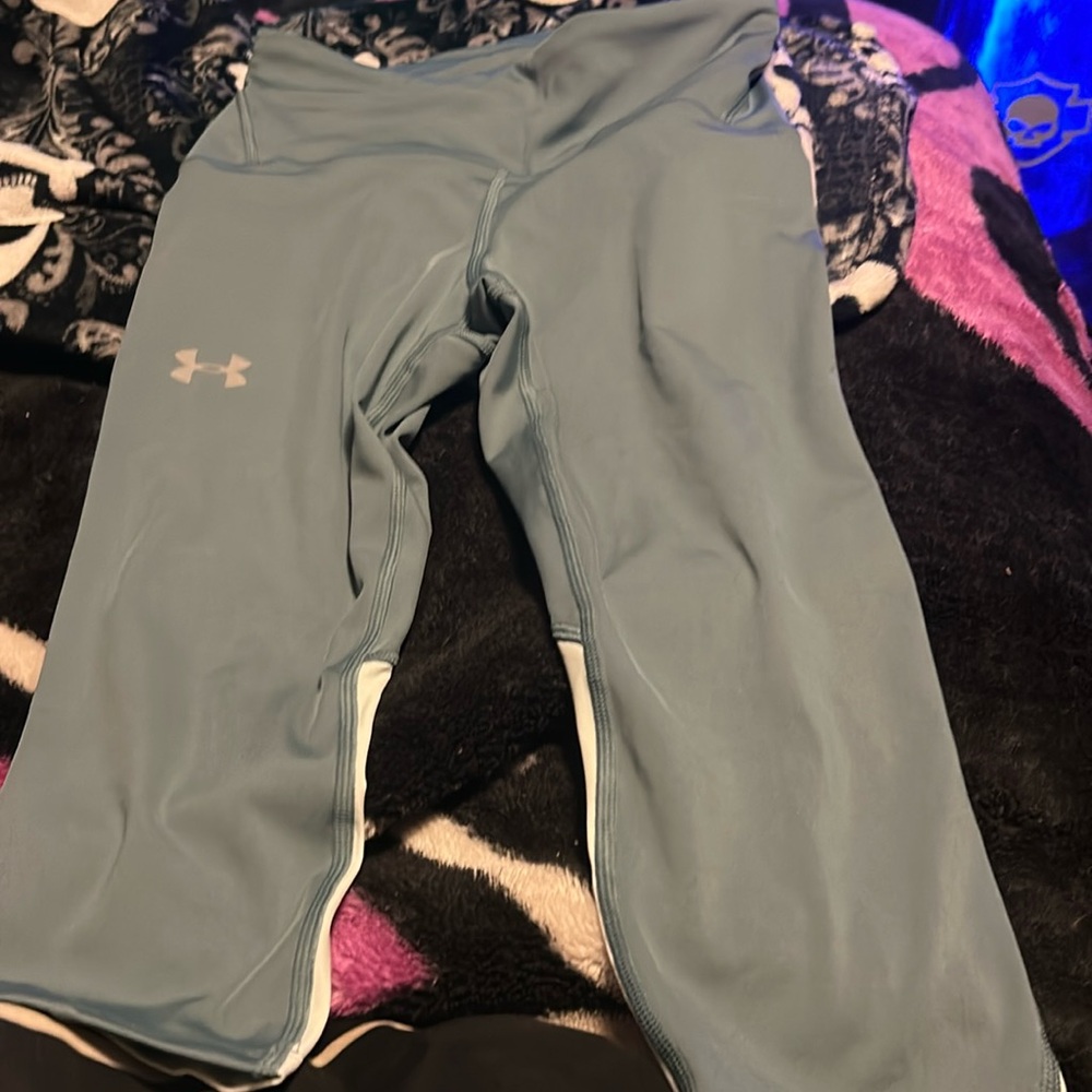 NWT Under Armour capris